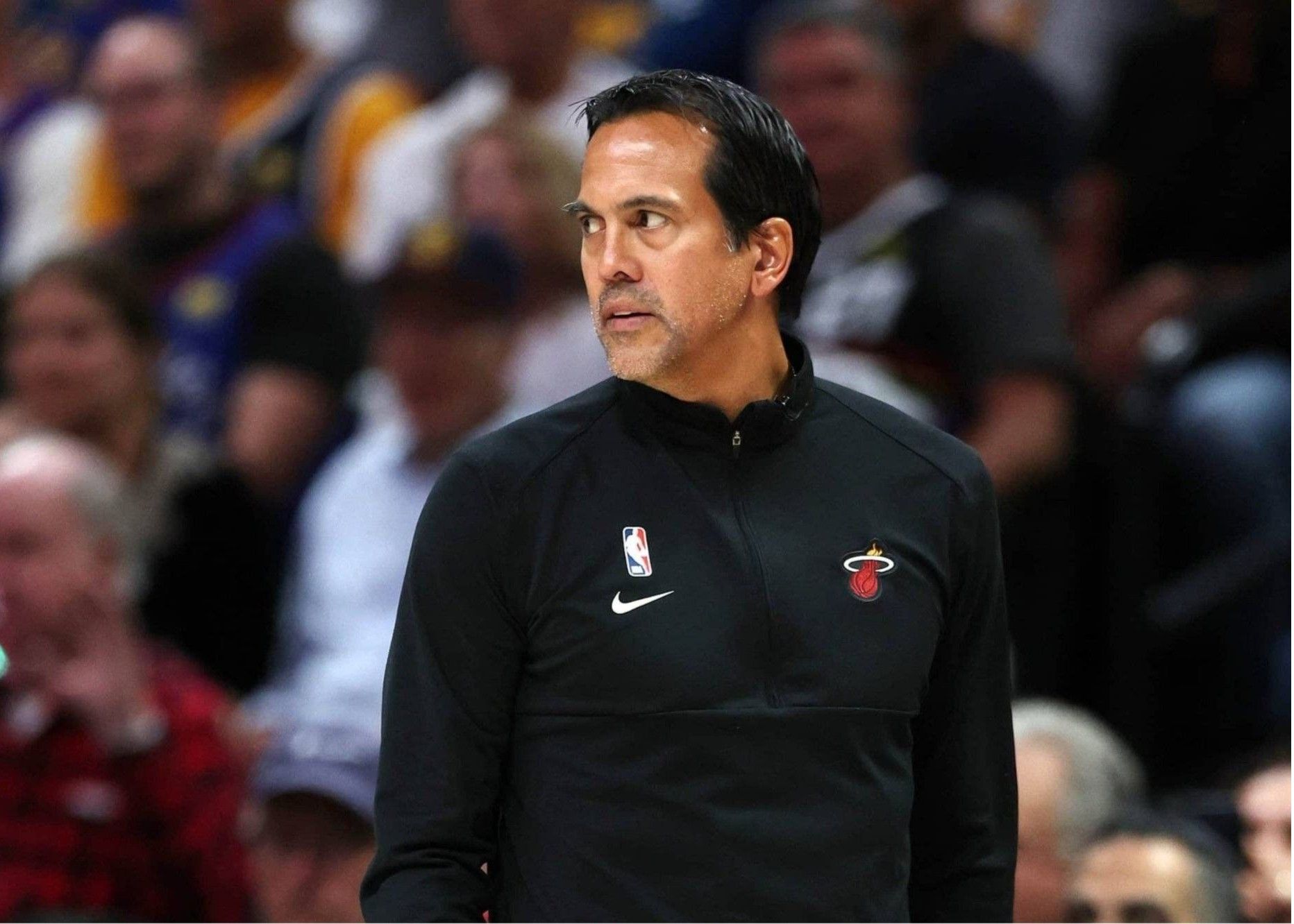 집에 불이 났어요! Heat 팀 기자: Spoelstra는 여전히 Hornets와의 내일 경기를 코치할 것입니다.