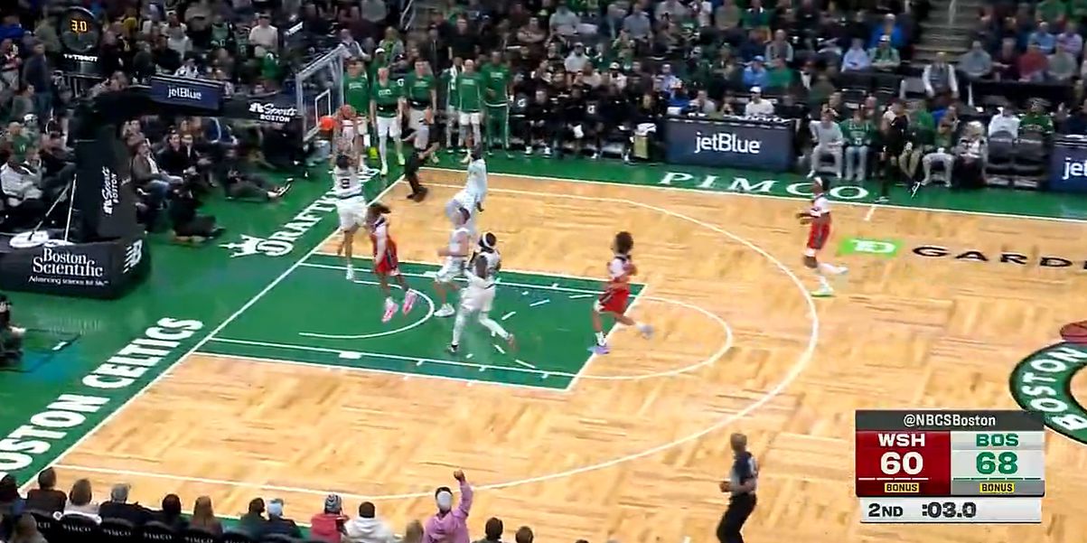 예비 팀원이 부족해요! 벤치는 하프타임에 Celtics를 2-20으로 득점했으며 단 한 명의 선수만 득점했습니다.