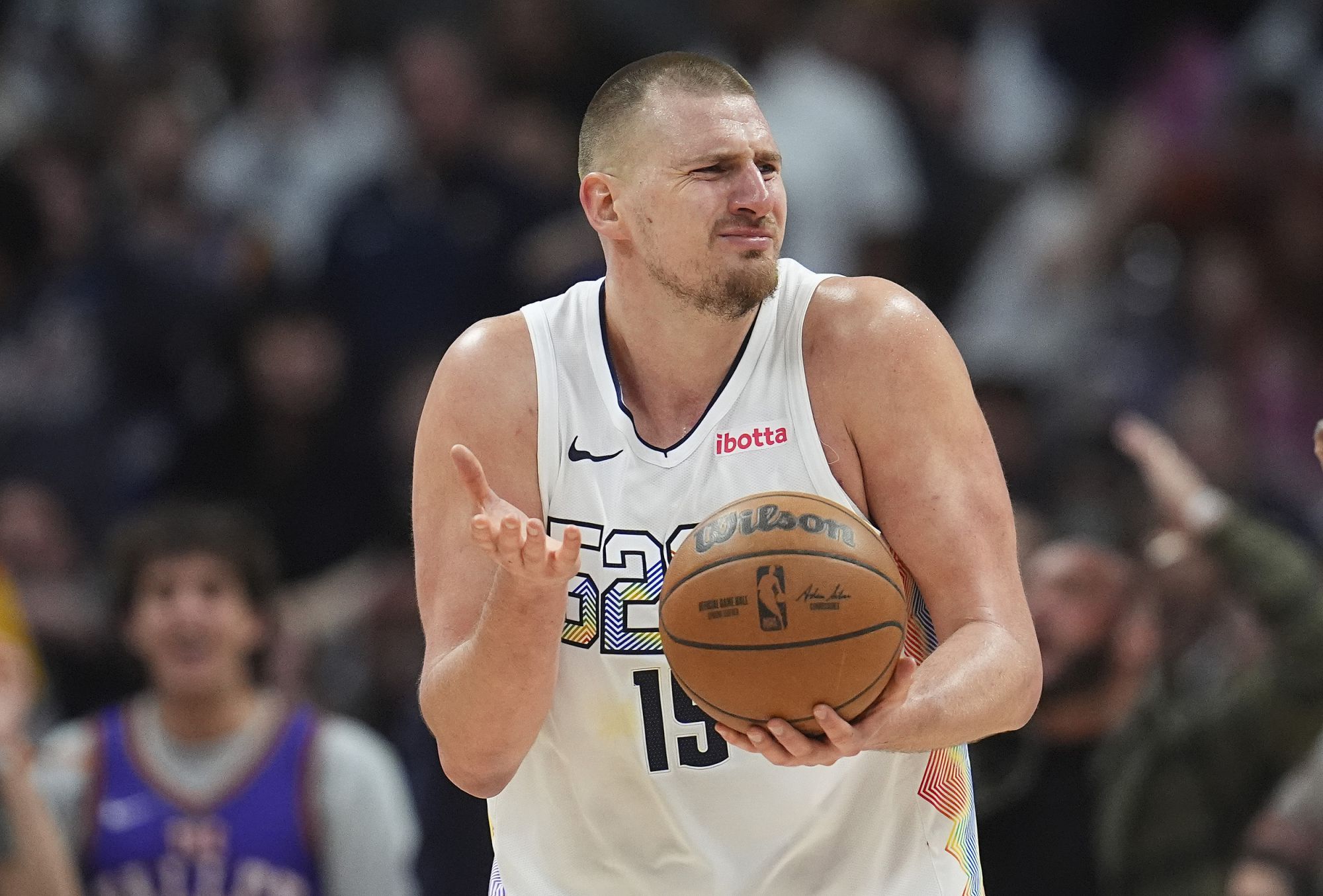 요키치의 1쿼터 25득점은 NBA 역사상 5위 선수의 1쿼터 득점 기록을 세웠습니다.