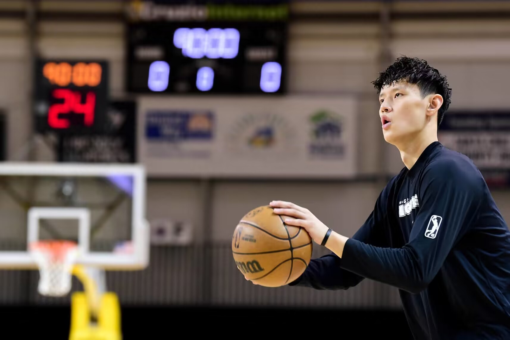 호주 언론: Zeng Fanbo는 현재 멜버른에서 연습 중이며 많은 NBL 팀의 주목을 받았습니다.