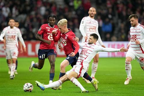릴 vs 브레스트