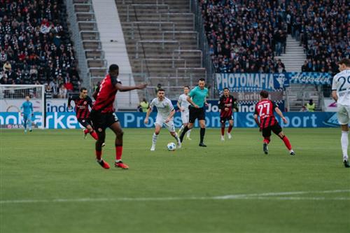 E. 아인트라흐트 프랑크푸르트 vs VfL 보훔