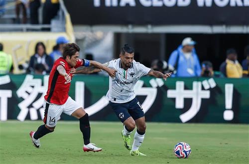 우라와 레드 vs 몬테레이