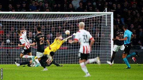 PSV 에인트호번 대 아스날