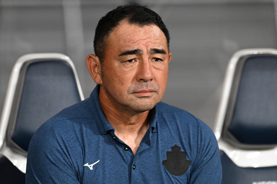 기자: 하세가와 겐타 나고야 감독이 왕따 의혹을 받고 일본축구협회에 개입을 요청했습니다.