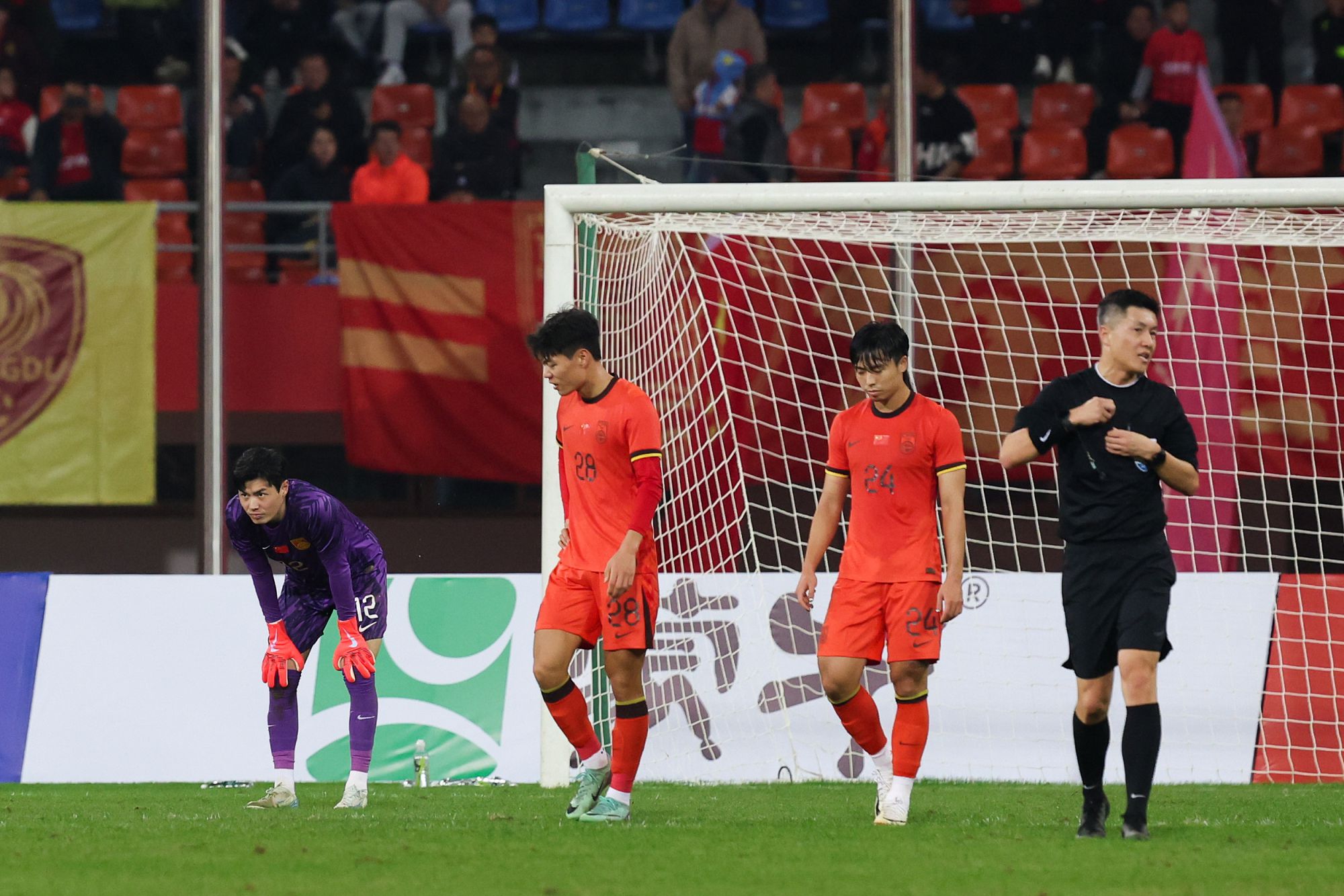 축구 국가대표팀 U22가 베트남에 패했습니다. 대표팀은 2022년 월드컵 예선 이후 다시 베트남에 패했다.