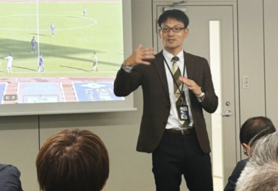 일본축구협회 심판위원회는 매리너스의 4-0 우라와전에서 주심이 골을 잘못 판단했다고 인정했다.